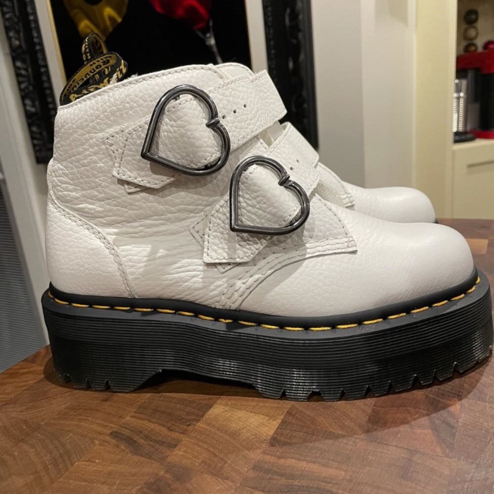 Genuine Dr. Marten Devon heart boot size 6.